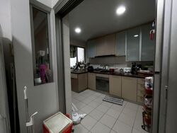 Grandeur 8 (D20), Condominium #581522301